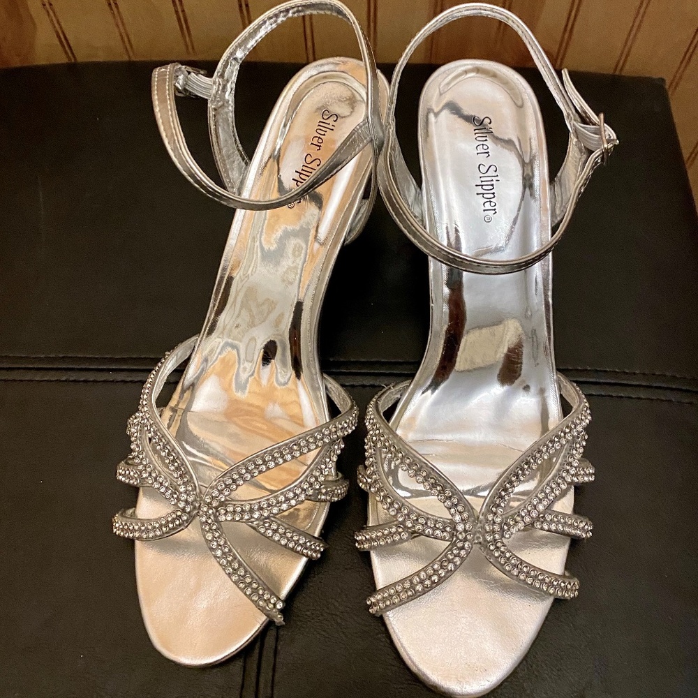 Silver Slipper Shoes, Size 10